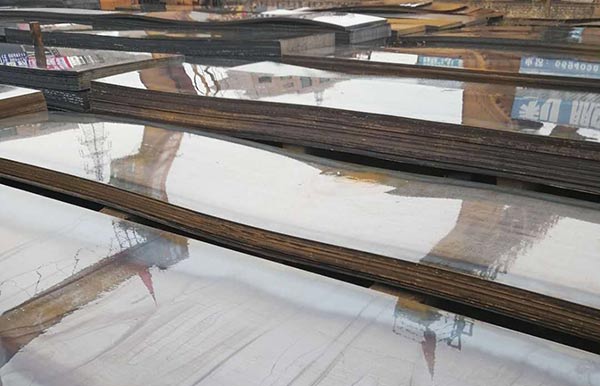 11月26日太原中厚板受邯鄲價(jià)格影響出現(xiàn)